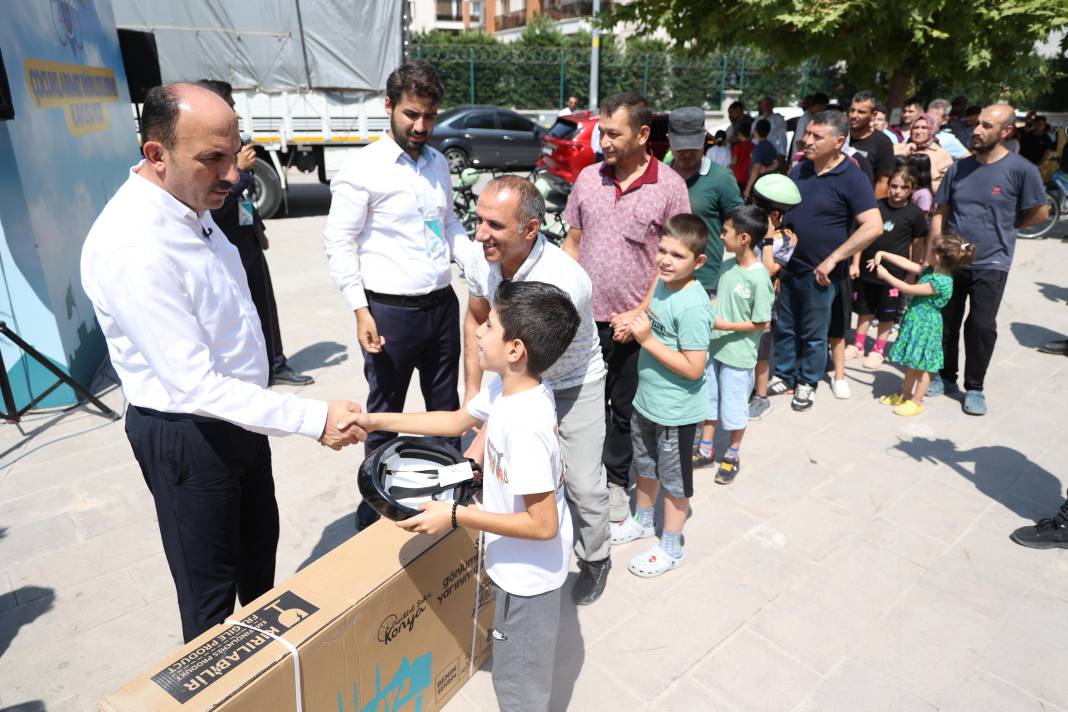 Konya'daki çocuklara bisiklet hediyesi! 2