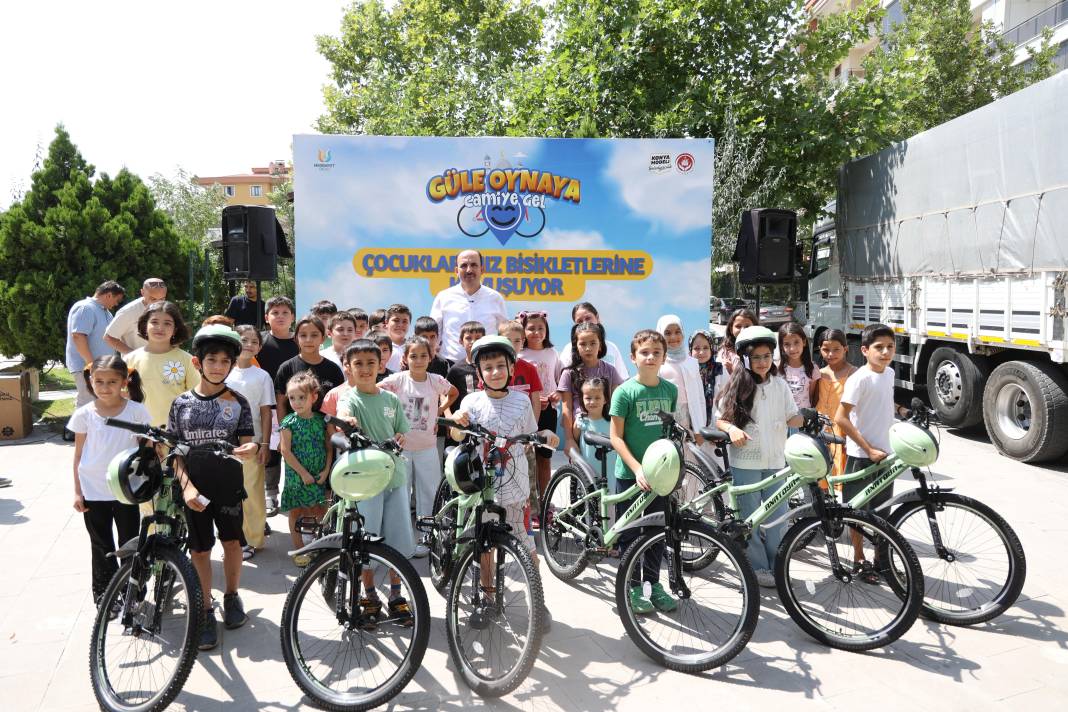 Konya'daki çocuklara bisiklet hediyesi! 6