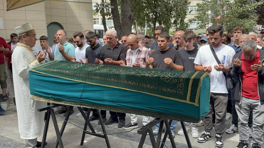 2 kişinin öldüğü otobüs kazasının dehşet görüntüleri ortaya çıktı 10