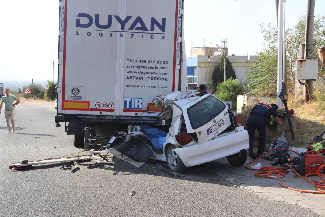 İki kuzen trafik kazasında hayatını kaybetti 1