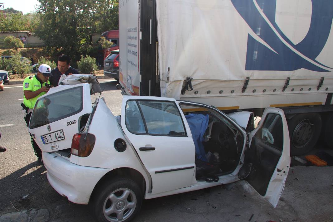 İki kuzen trafik kazasında hayatını kaybetti 11