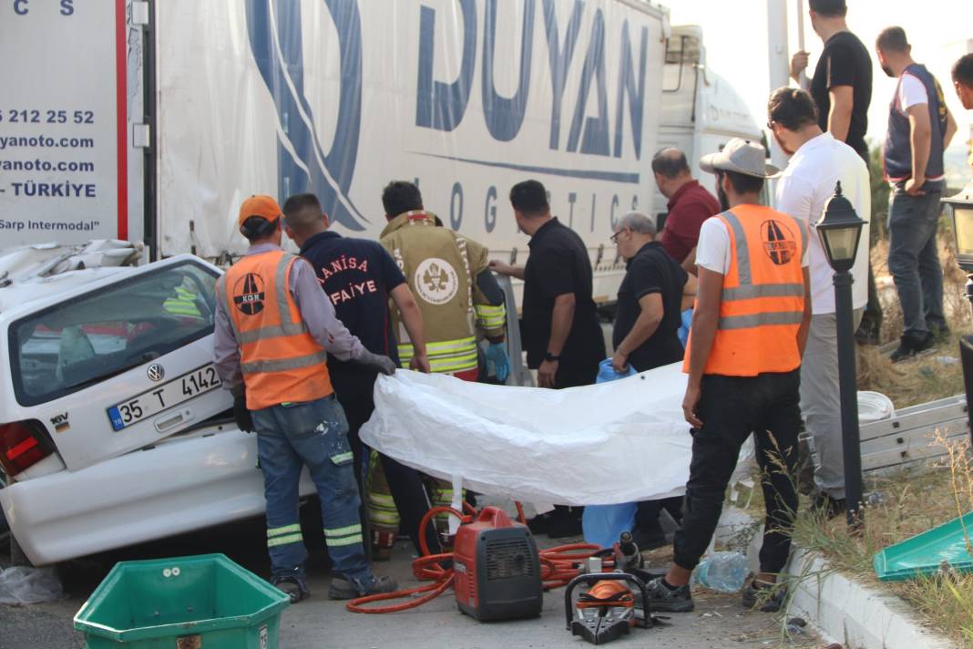 İki kuzen trafik kazasında hayatını kaybetti 9