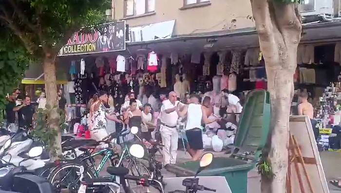 İngiliz turistler ile esnaf birbirine girdi 4