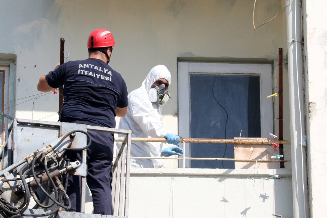 Antalya'da korkunç olay! Maske takıp girebildiler... 3