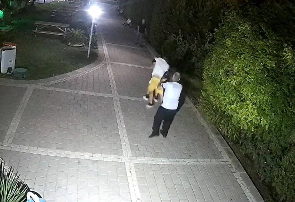 Oğluyla kavga eden çocuğu darbetti 2