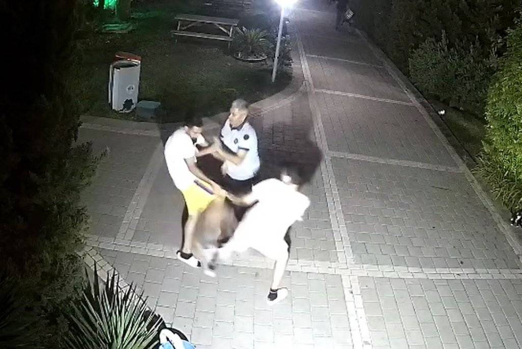 Oğluyla kavga eden çocuğu darbetti 5