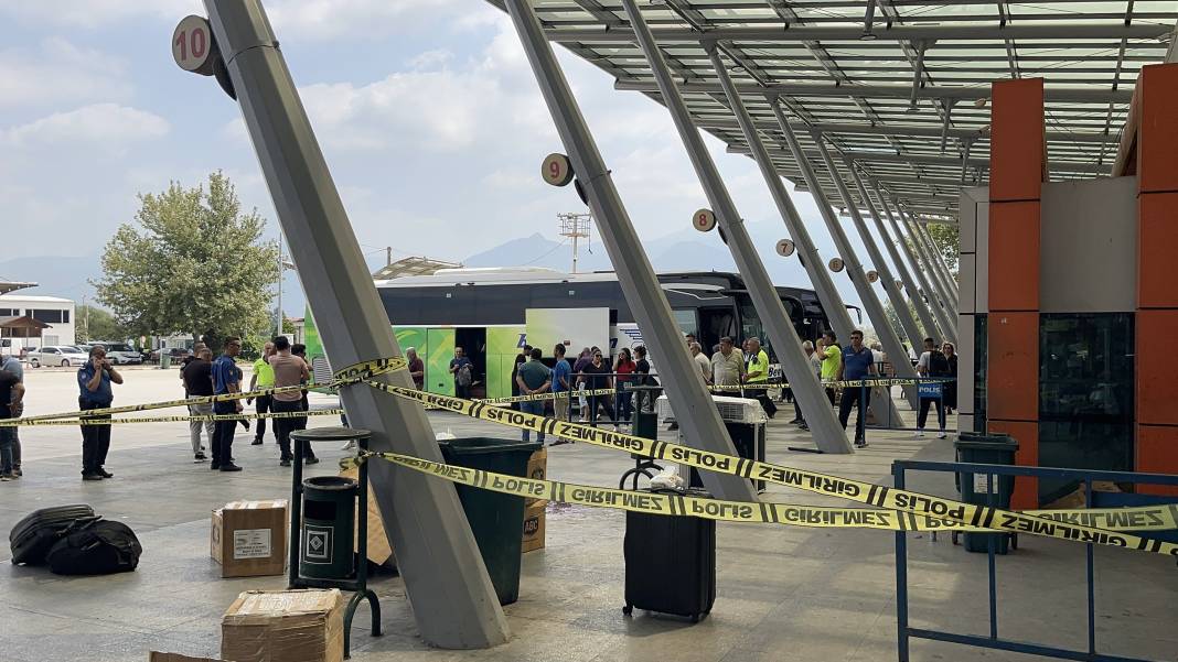 Otogarda babası tarafından silahla vuruldu 6