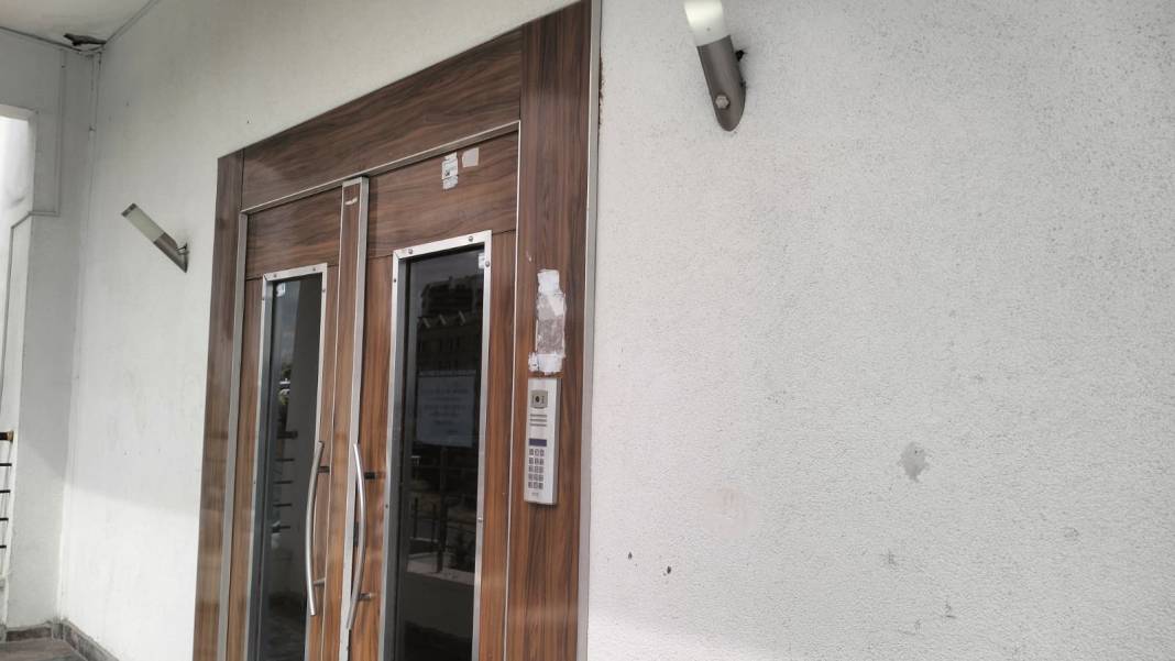 2 oğlunu bıçakla yaralayıp, intihara kalkıştı 4