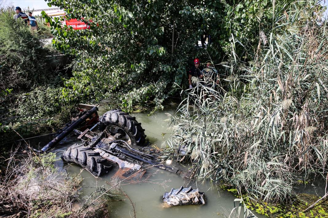 Sulama kanalına devrilen traktörün sürücüsü öldü 4
