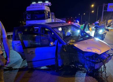 Otomobil bariyere çarptı: Genç yaşta hayatını kaybetti 1