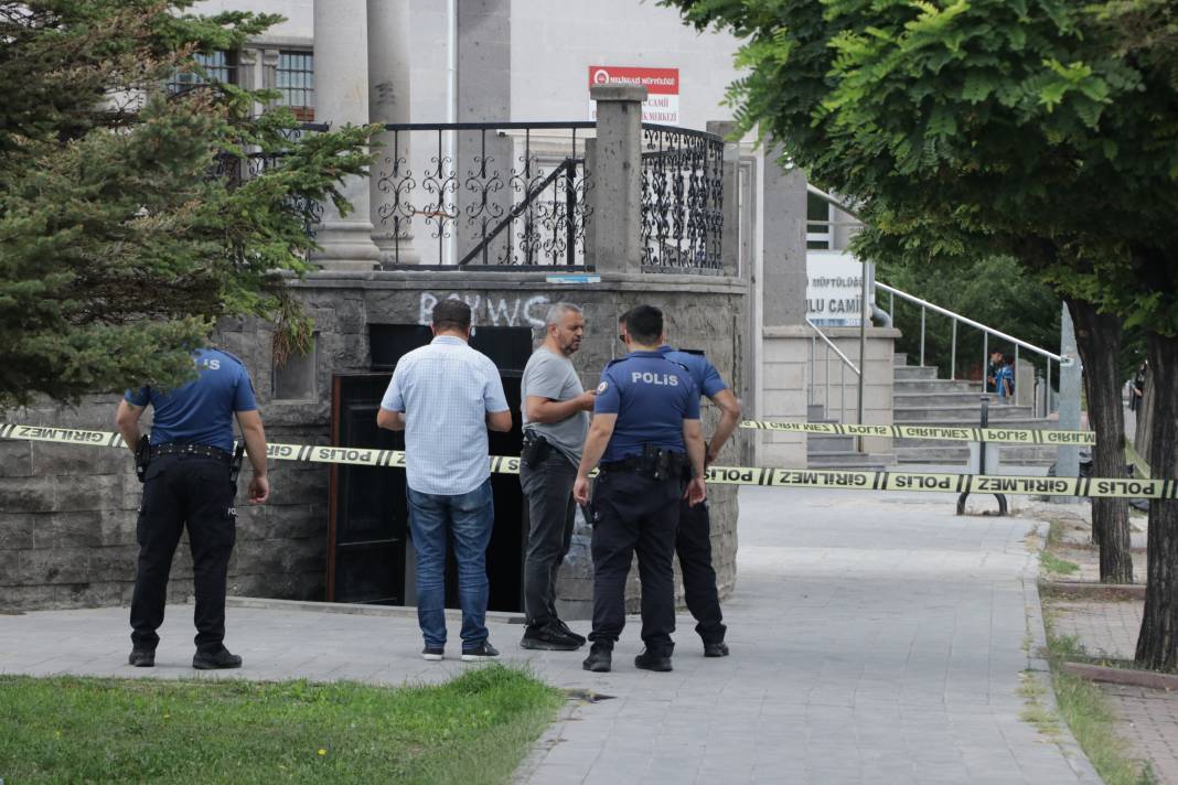 Cami tuvaletindeki olayda kan aktı! 4