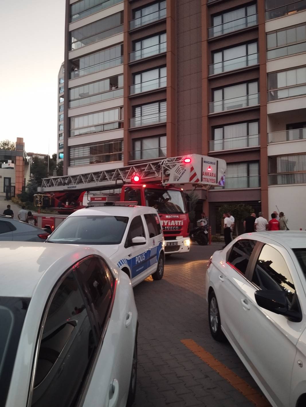 Boşanma aşamasındaki eşini çocuklarının yanında öldürdü 5