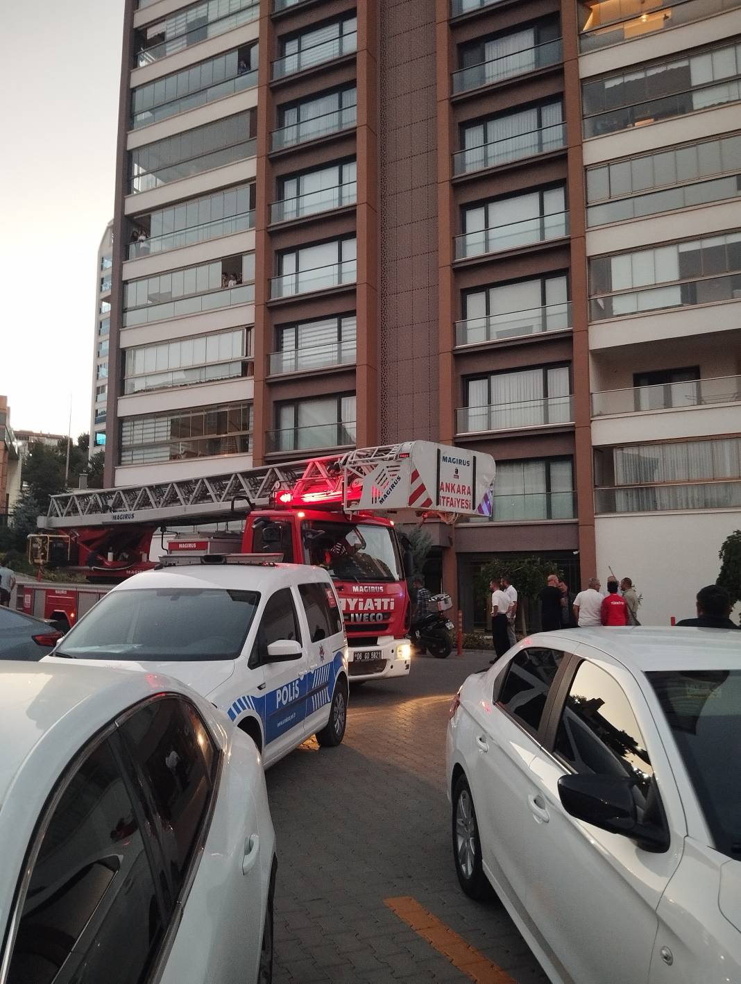 Boşanma aşamasındaki eşini çocuklarının yanında öldürdü 7