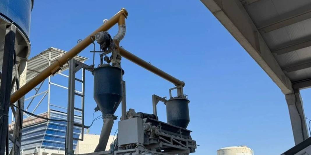 Fabrika işçisi beton mikserine düşerek can verdi 3