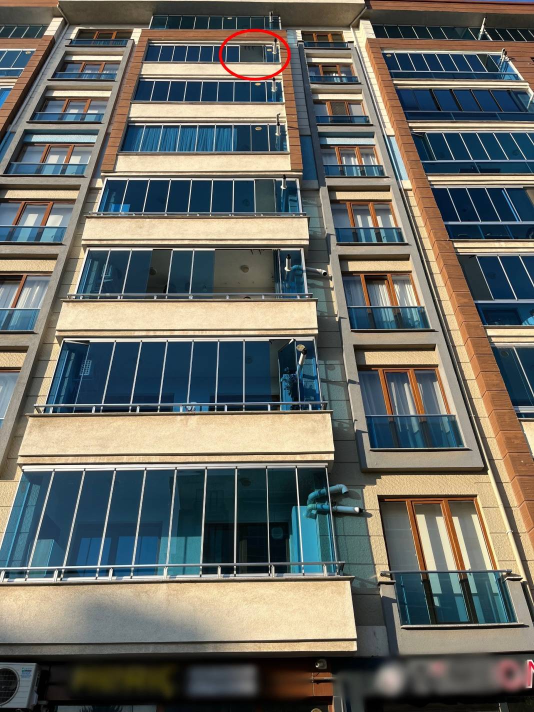 7. kattan düşen şahıs hayatını kaybetti 1