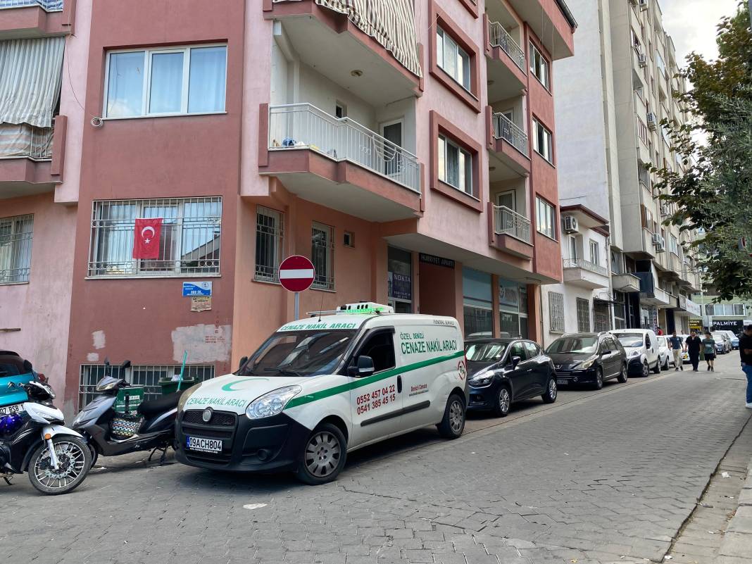 Yalnız yaşayan adamın cesedi yayılan kötü koku sonucu bulundu 4