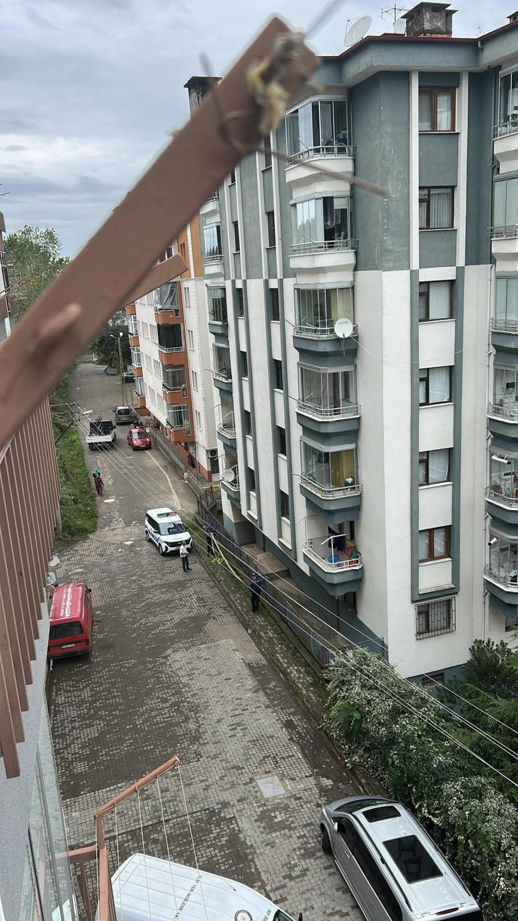 Çamaşır asarken 5’inci kattan düşüp öldü 1