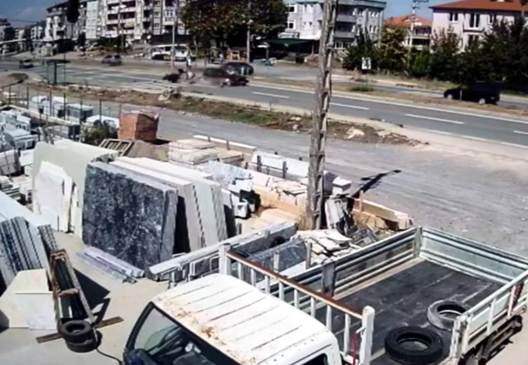 Pazar alışverişi ölümle bitti! Anneyi kızdan ayıran kaza 9