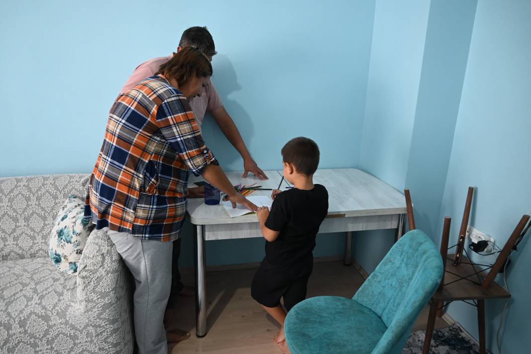 Engelli oğlunu döven adama, anneden kahvede meydan dayağı 4