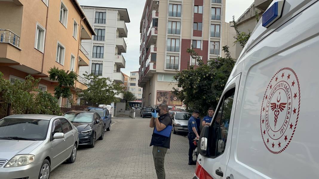 Genç kadın yatak odasında ölü bulundu 2