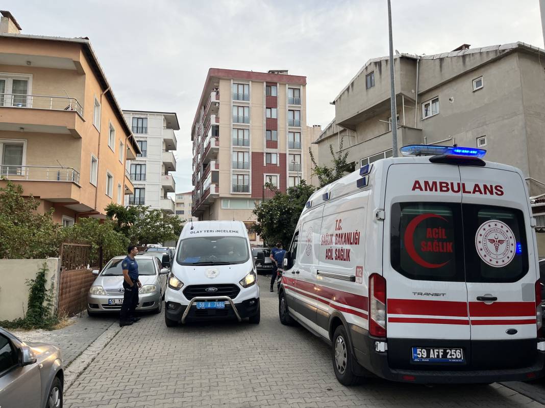 Genç kadın yatak odasında ölü bulundu 5