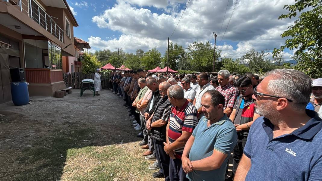 2 gün önce nişanlanan DJ Elif hayatını kaybetti 4