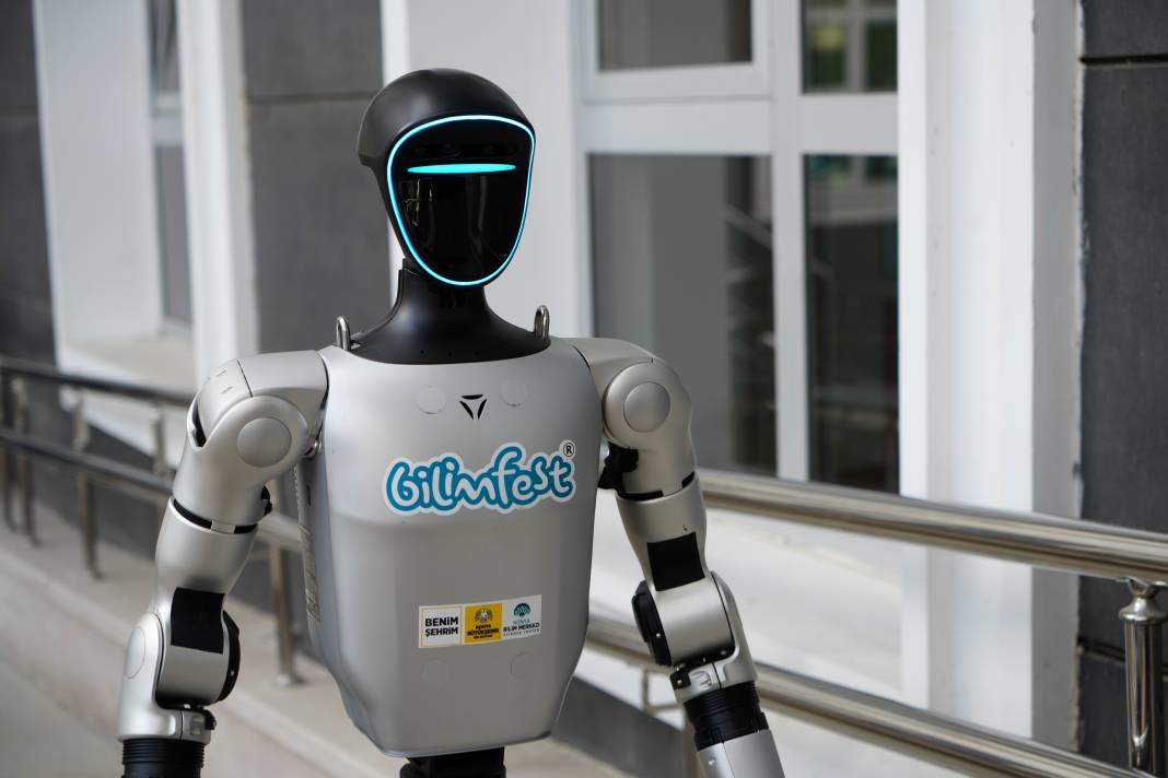 Konya ürettirdi... Türkiye'de bir ilk! İnsansı robot nüfusa kaydettirildi 1