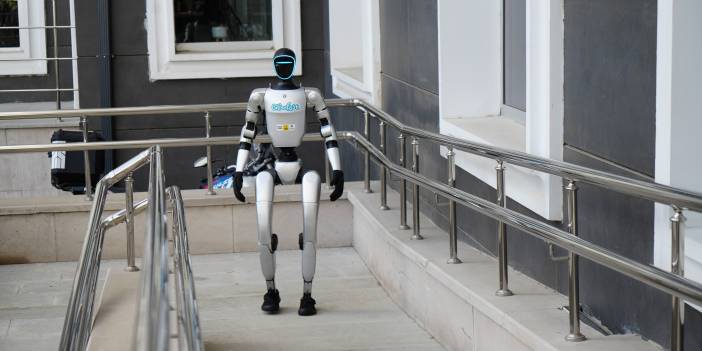 Konya ürettirdi... Türkiye'de bir ilk! İnsansı robot nüfusa kaydettirildi