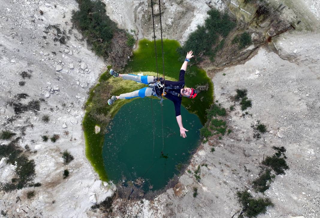 Konya'da dağcılar obruk tehlikesine dikkat çekti 1
