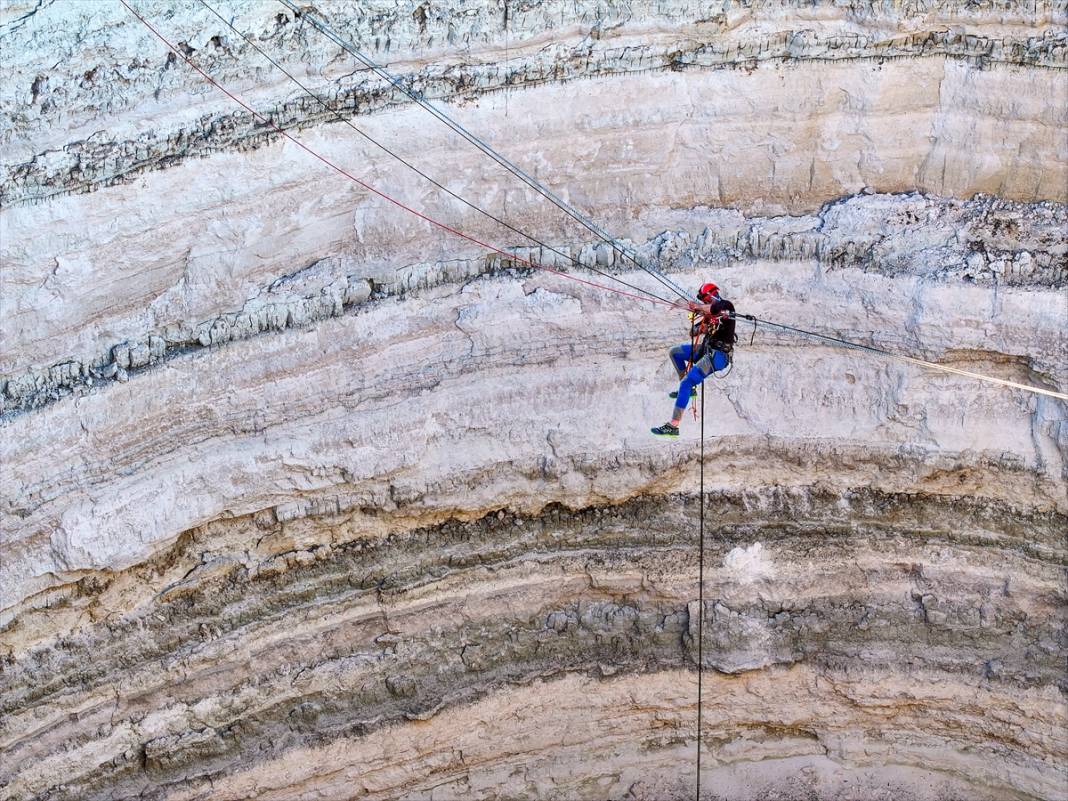 Konya'da dağcılar obruk tehlikesine dikkat çekti 10