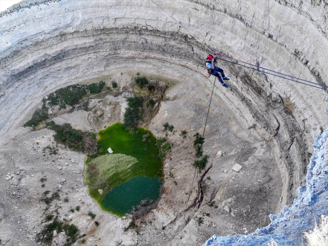 Konya'da dağcılar obruk tehlikesine dikkat çekti 23