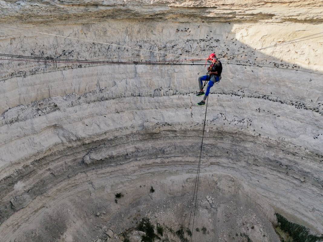 Konya'da dağcılar obruk tehlikesine dikkat çekti 26