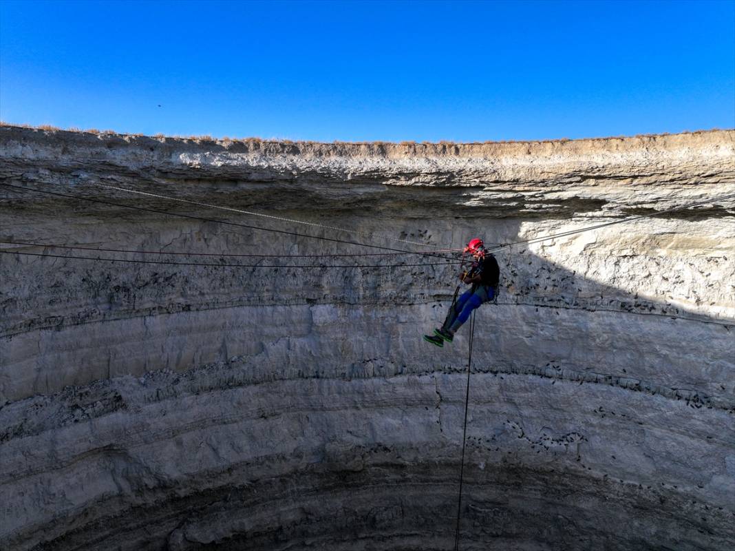 Konya'da dağcılar obruk tehlikesine dikkat çekti 27