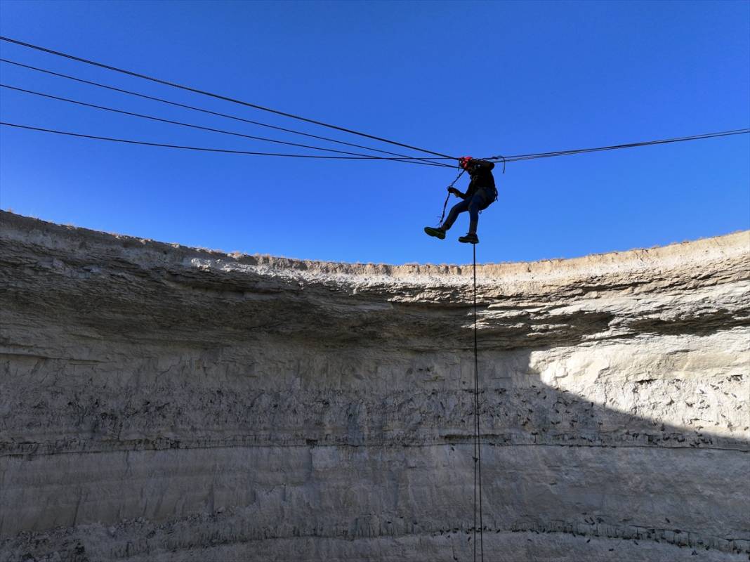 Konya'da dağcılar obruk tehlikesine dikkat çekti 28