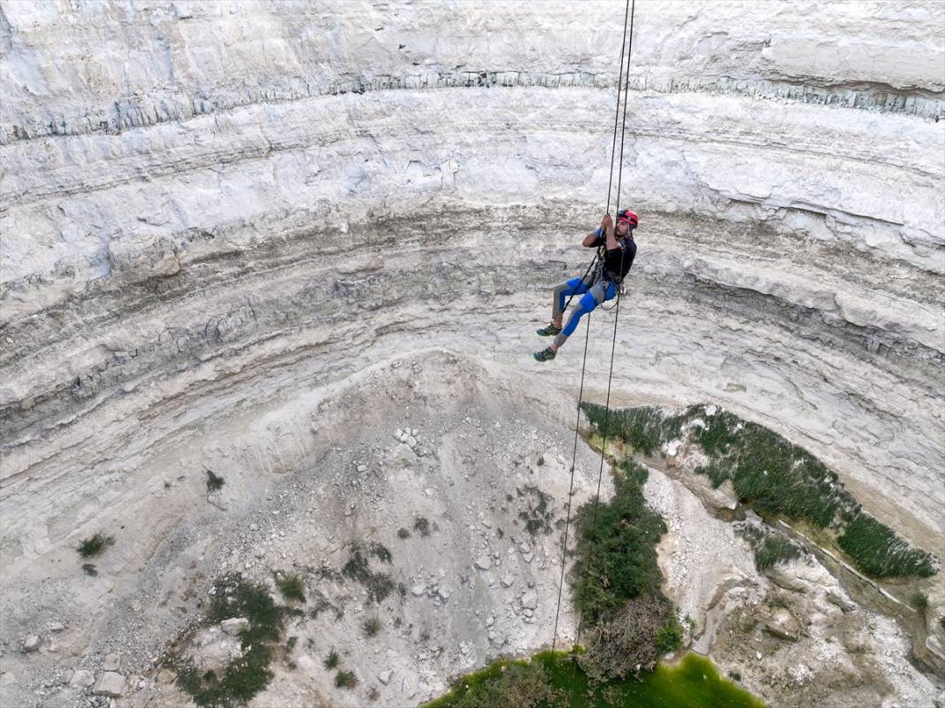 Konya'da dağcılar obruk tehlikesine dikkat çekti 3