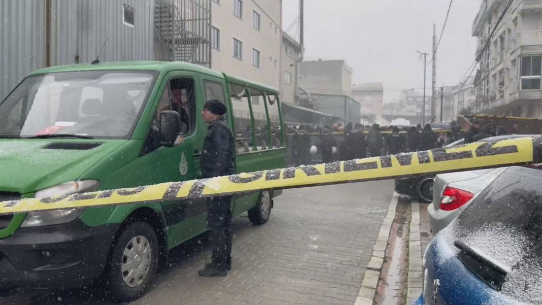 Eşini boğarak öldürdüğü öne sürülen sanık: 'Eşim kendi kendine öldü 3