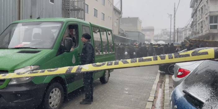 Eşini boğarak öldürdüğü öne sürülen sanık: 'Eşim kendi kendine öldü