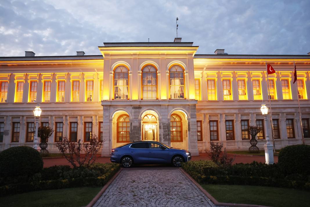 Cumhurbaşkanı Erdoğan'a Togg'un yeni modeli T10F hediye edildi 12