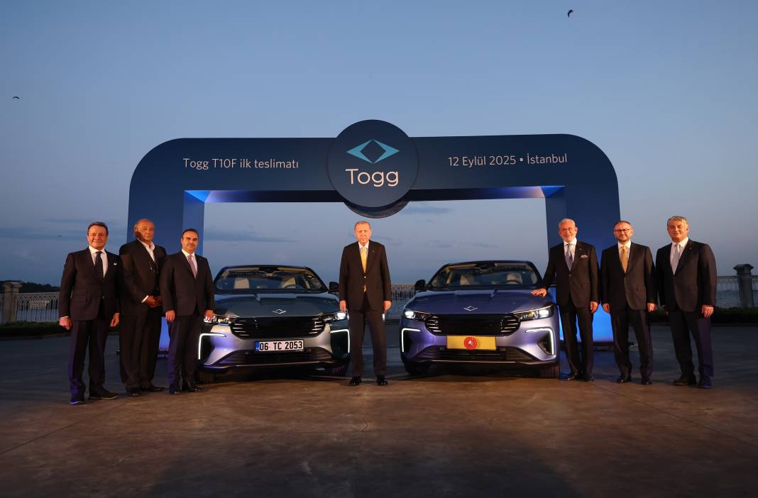 Cumhurbaşkanı Erdoğan'a Togg'un yeni modeli T10F hediye edildi 2