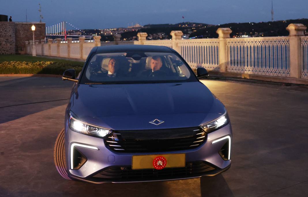 Cumhurbaşkanı Erdoğan'a Togg'un yeni modeli T10F hediye edildi 8