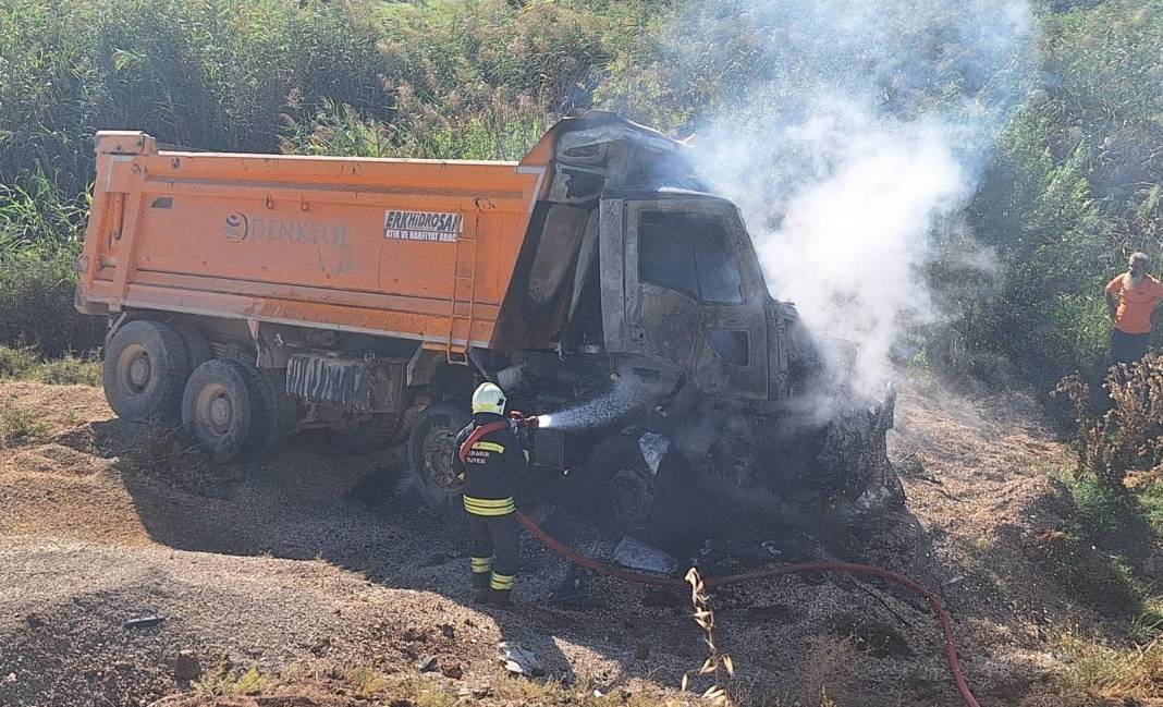 Yanan kamyonun şoförü hayatını kaybetti 4