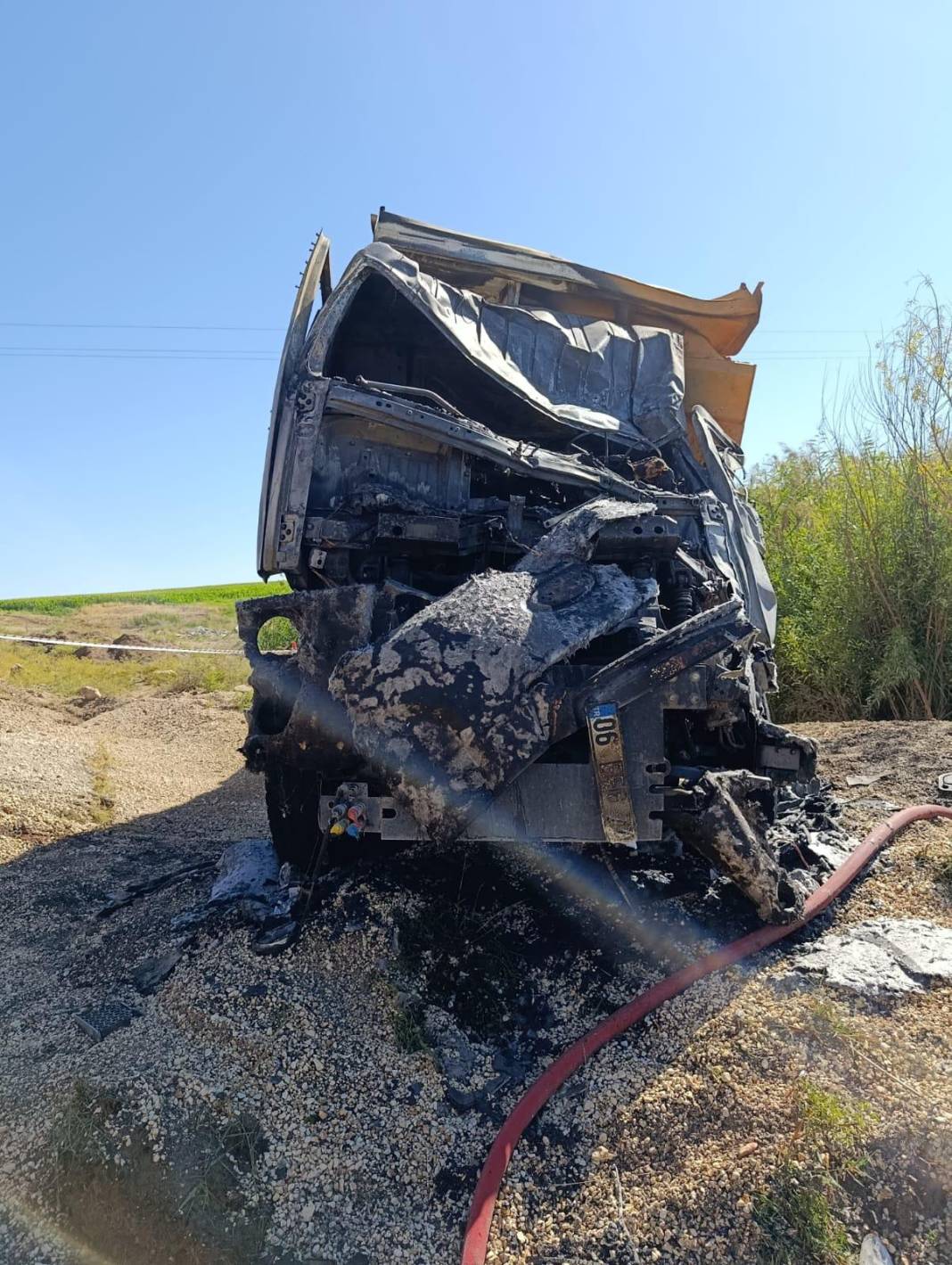 Yanan kamyonun şoförü hayatını kaybetti 5