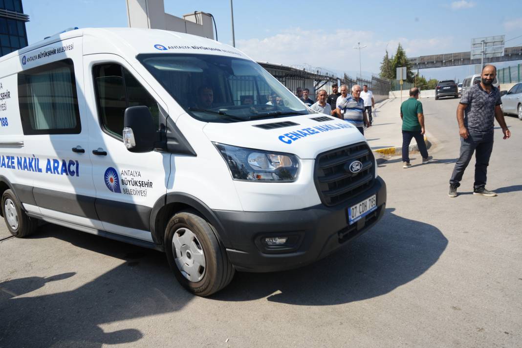 Yer Antalya... Eski eşini öldürüp ailesini arayarak o sözleri sarfetmiş 3