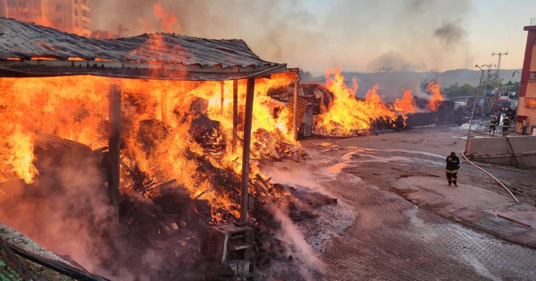 Konya'daki fabrikada büyük yangın! 3