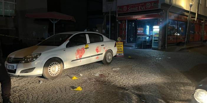 "Yan baktın" diyerek kuryeyi bıçaklayıp kaçtılar