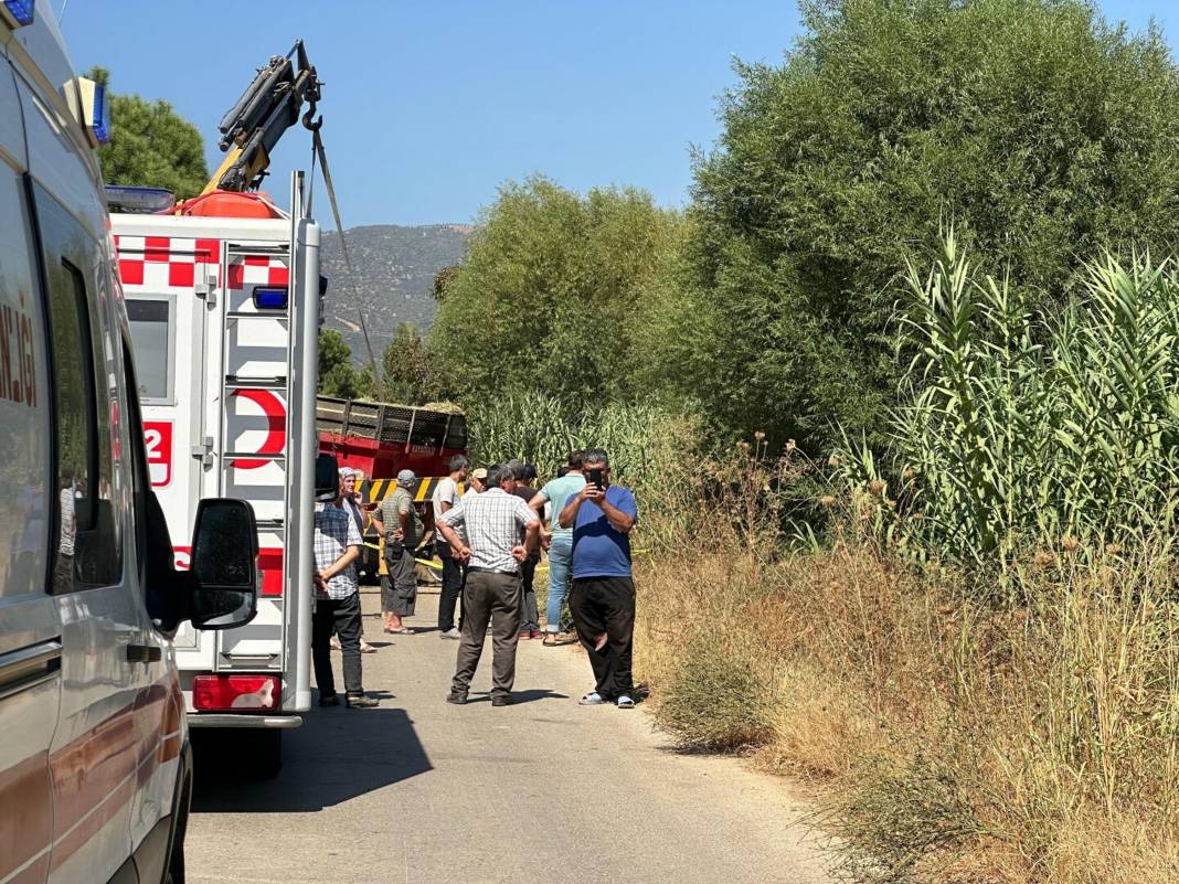 Devrilen traktörünün altında kalıp, öldü 2