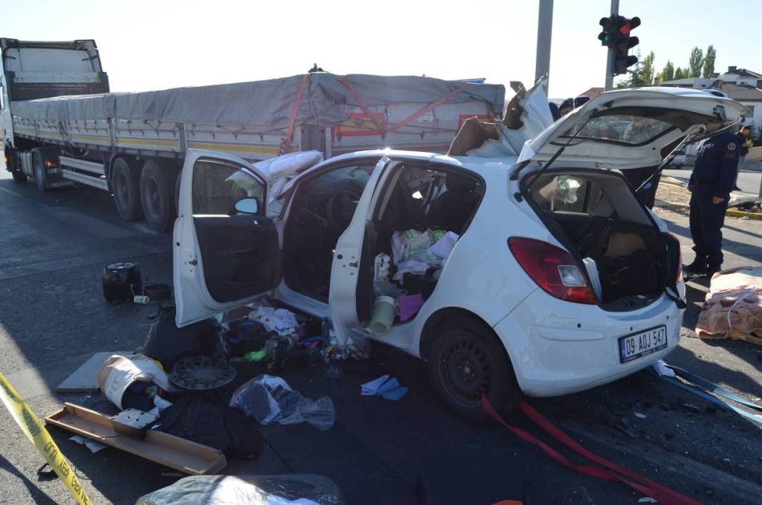 Konya yolunda kaza! Sürücü yaralandı, annesi öldü 2