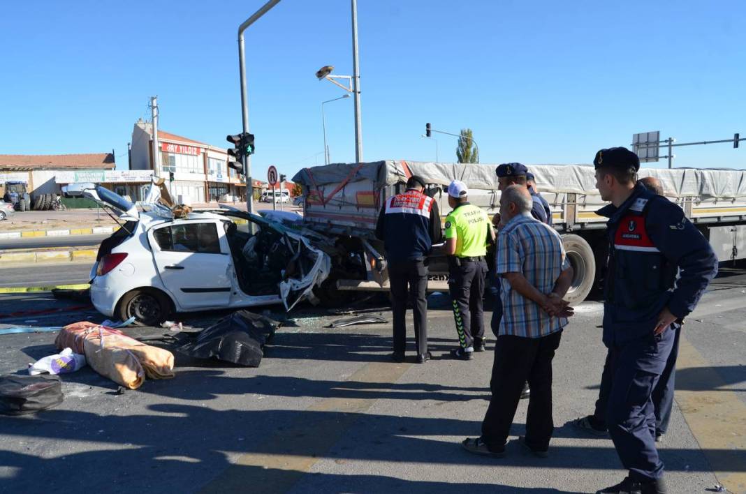 Konya yolunda kaza! Sürücü yaralandı, annesi öldü 5