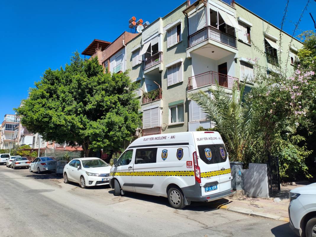 Babasının ölüsüyle 3 gün yaşadı! Kan donduran olay 5