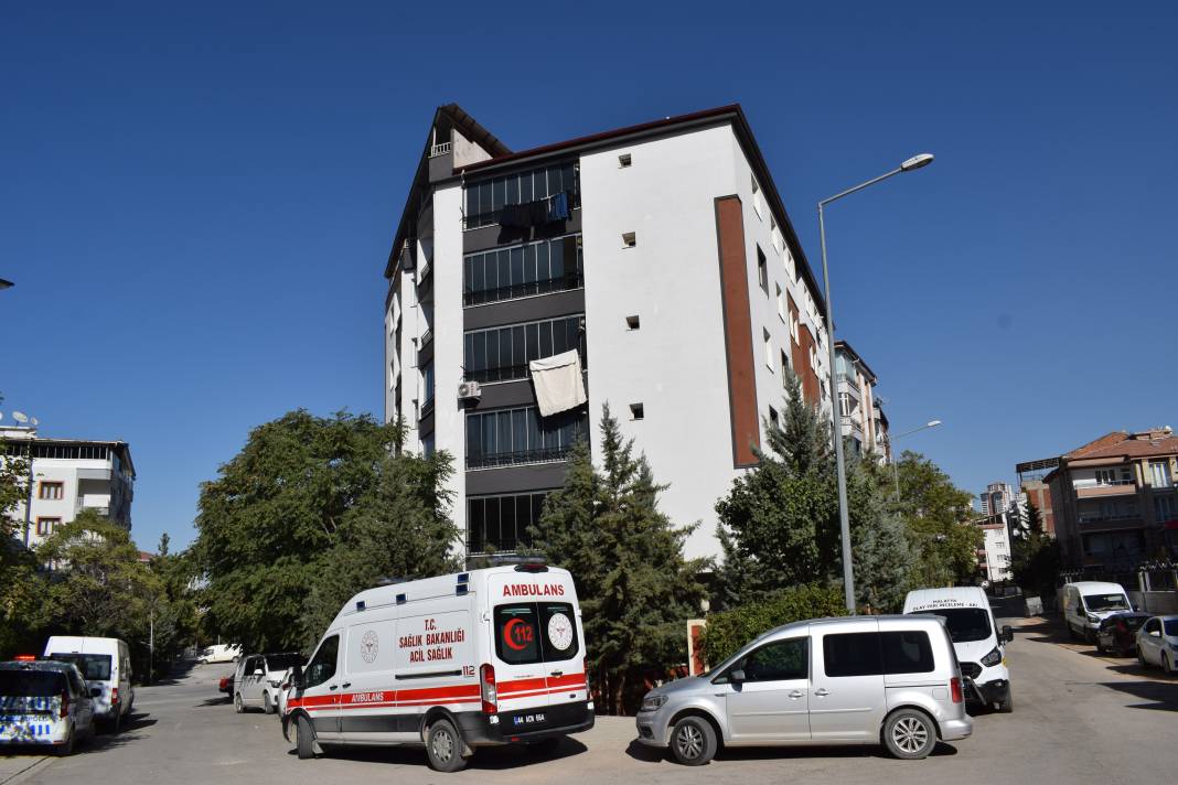 Kayıp şahıs, apartmanın çatı katında ölü bulundu 4